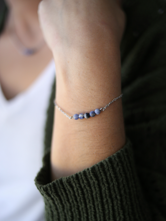 Dainty Gemstone Bracelet - Sodalite / Creativity