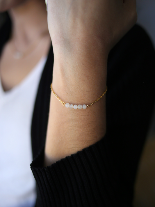 Dainty Gemstone Bracelet - Moonstone / Femininity