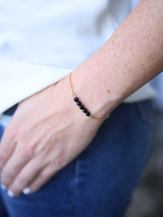 Dainty Gemstone Bracelet - Black Onyx / Perspective